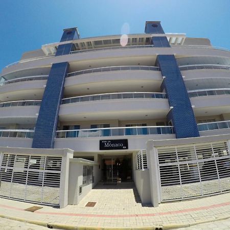 Ed Monaco, 150 Metros Da Praia De Bombas Бомбиньяс Экстерьер фото