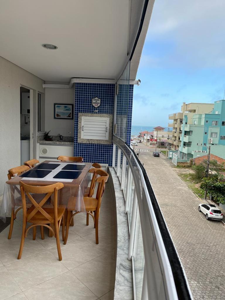Ed Monaco, 150 Metros Da Praia De Bombas Бомбиньяс Экстерьер фото