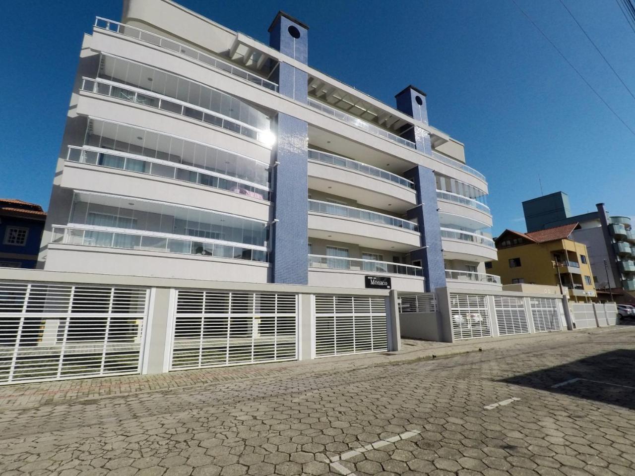 Ed Monaco, 150 Metros Da Praia De Bombas Бомбиньяс Экстерьер фото